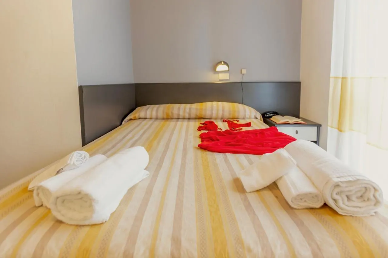 ***  Hotel Airone Римини Италия