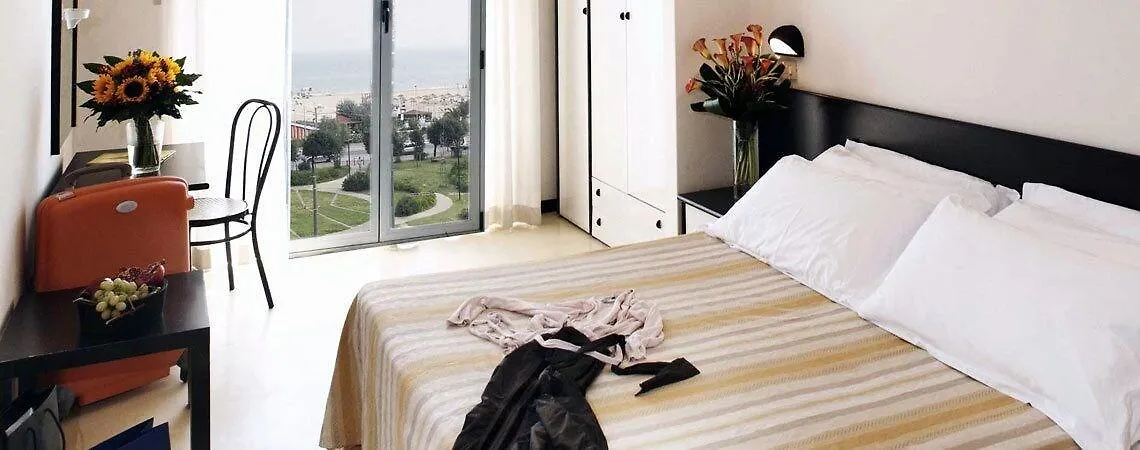 Hotel Airone Римини