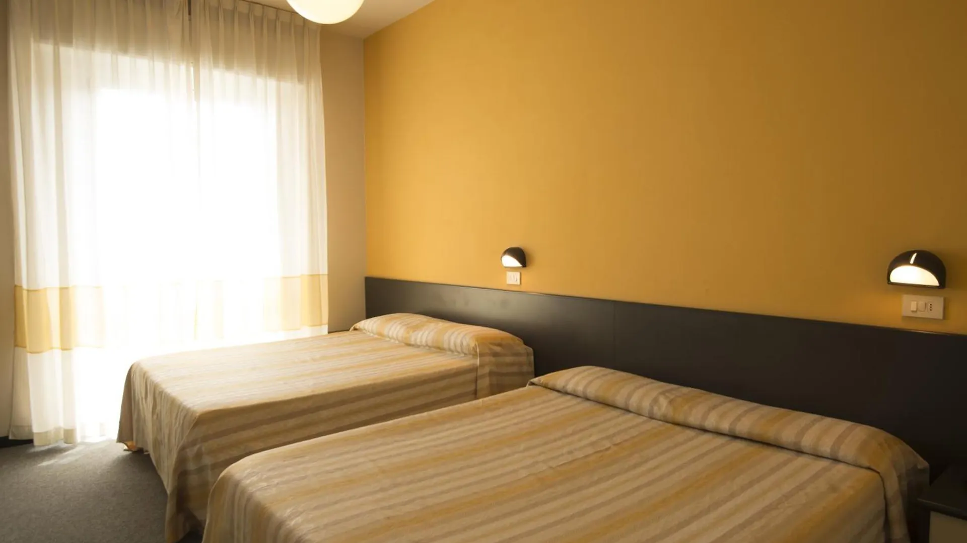 Hotel Airone Римини